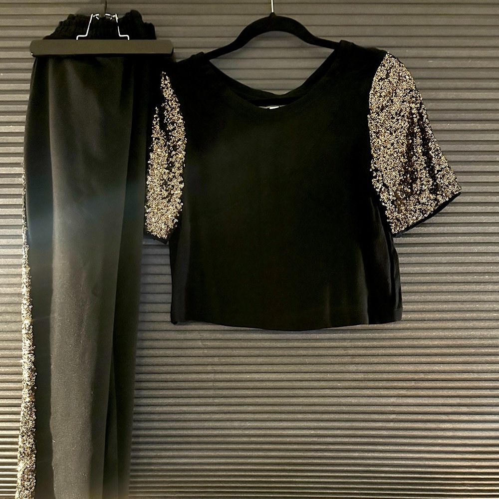 Finders Keepers *part of a matching set* Cropped Sequin Sleeve Top